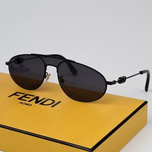 NEW Fendi FE40072U-Y 01A Black Dark Gray Chain Aviator Unisex Sunglasses